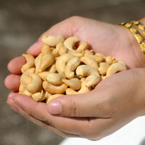 Curve Cashew Nut, For Food, Snacks, Sweets, Certification : FSSAI Certified