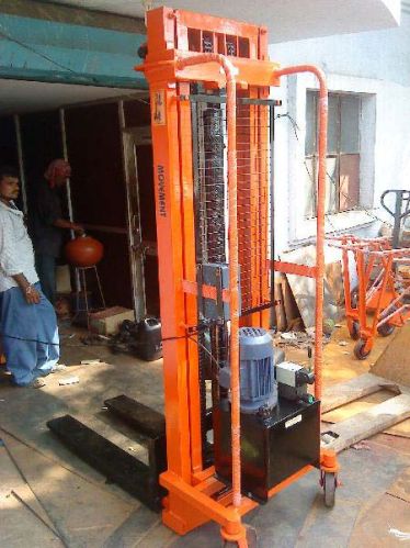 Astha Enterprise Electric Stacker