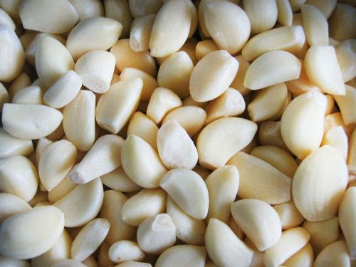 Peeled garlic