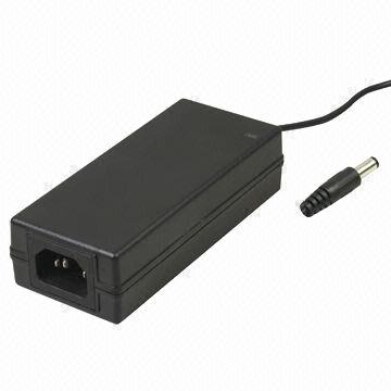 Universal Power Adapter, Packaging Type : black/white