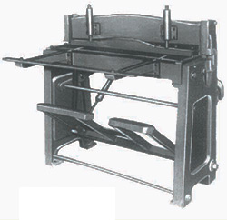Threadle Shearing Machine- Manual Foot Operated