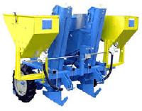 Automatic Potato Planter, Capacity : 100-200 Kg for Agricultural