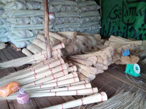 Nypah Coconut Broom Stick, Length : 80 - 100 cm