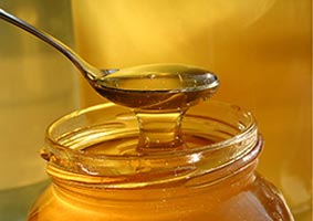 Natural honey, Packaging Type : Bulk Drums / 1kg PET Jars