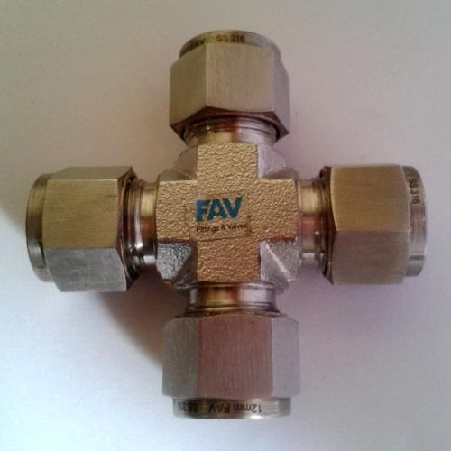 SS 316 Double Ferrule Cross Fitting