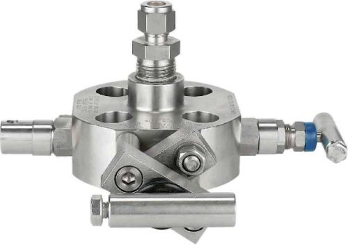 FAV (TM) Monoflange Valve