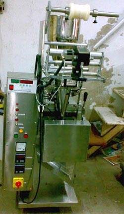 Pouch Packing Machine