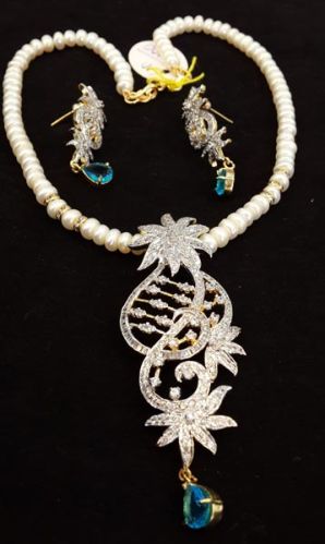 Pearl Necklace Set