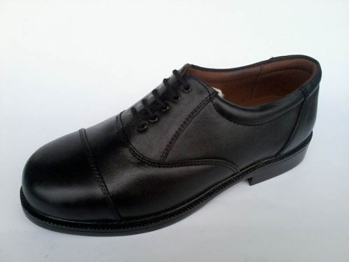 VICTOR Uniform Shoe