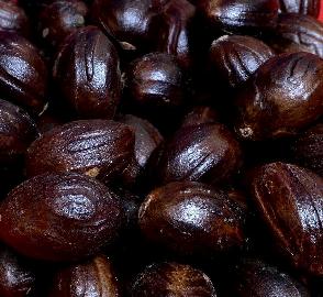 Nutmeg, Quality Available : A Grade