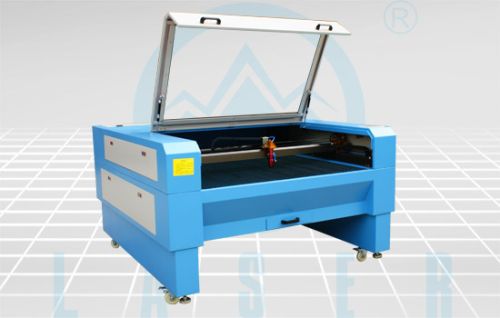 Specialized Acrylic, Wood Laser Cutting Machine