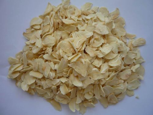 Dehydrated garlic flakes, Application : Cooking, Spices,Human Consumption