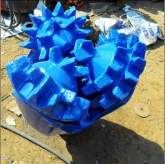 Tungsten carbide Steel Tooth Tricone Rock Bit, Packaging Type : blue