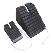 Triangle Polymerized Rubber Car Wheel Stopper, For Speed Controller, Capacity : 2 Ton