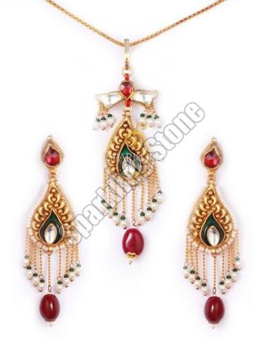 Kundan Pendant Set