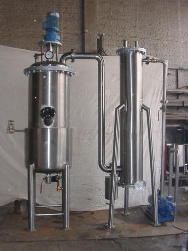 Vacuum Pan Evaporator and Condenser With Vacuum Pump