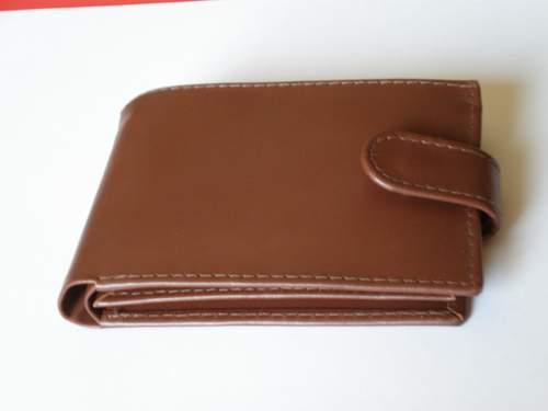 Leather wallets, Design Type : Plain