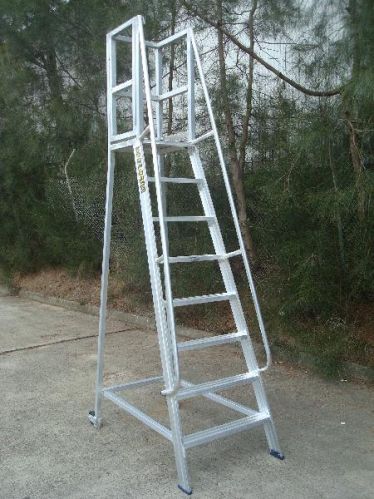 Polished Aluminum Mobile Work Platform Ladder, For Industrial, Feature : Durable, Heavy Weght Capacity