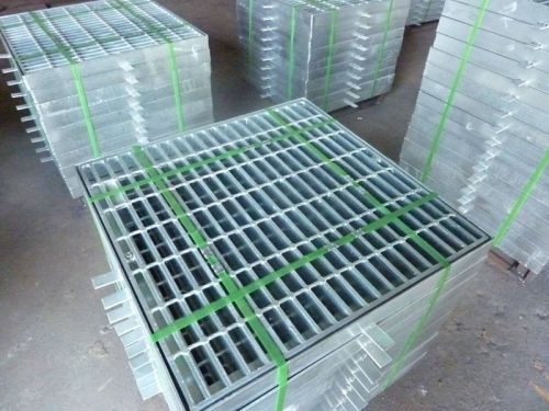 Steel grating