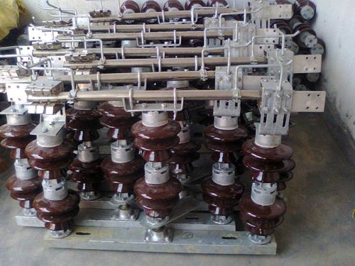 33kv 800/1250 AMP Center Break Rotating Type Isolators, Manual/motor Operated As Per Is:9920/9921