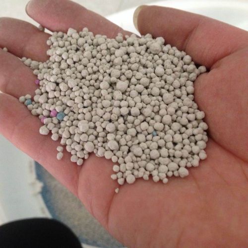 Bentonite Cat Litter, Packaging Type : white with blue color