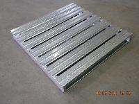 Mild Steel Metal Pallets, Feature : Attractive Look, Fine Finished, Long Lasting, Non Breakable