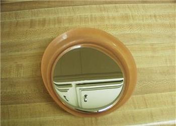 Liquid Mercury, Accuracy : 99%