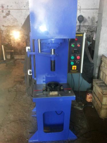 Hydraulic press, Automation Grade : Automatic