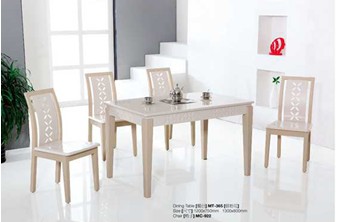 Dining table, Finishing : Polished