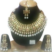 Pearl Kundan Necklace Set