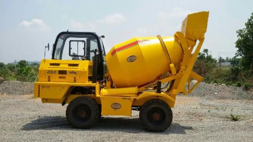 Self Loading Concrete Mixer, Charging Capacity : 4 Cum