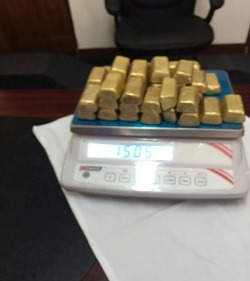 Gold dust, Condition : Raw, Packaging Type : Goldy, Purity : 22 Crt