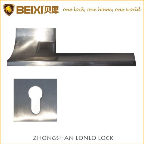 Nickel Finish Door Lever, Packaging Type : SN