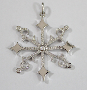 Fashion Snowflake Pendant