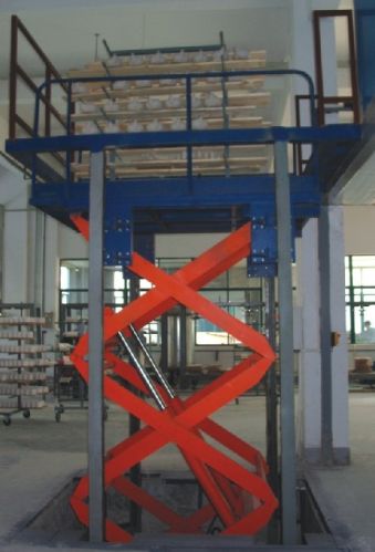 Warehouse Cargo Lift