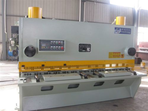 Hydraulic, CNC Metal Shearing Machine