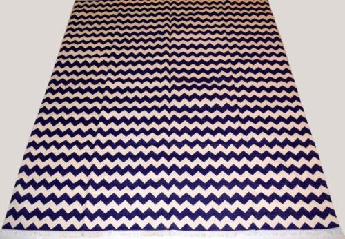 Attractive Pattern Cotton Zigzag Floor Rug, For Parties, Size : 4x6 Feet