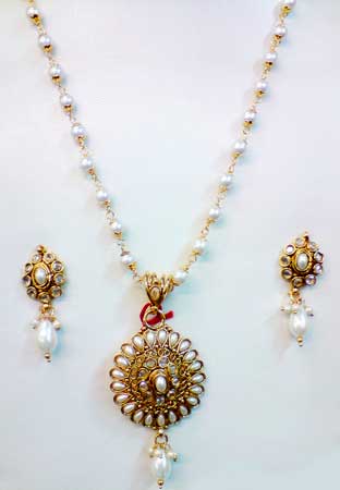 Plain IMN-07 Imitation Necklace, Occasion : Party Wear