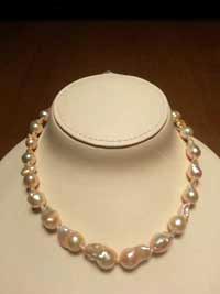 Deluxe Pearl Necklace