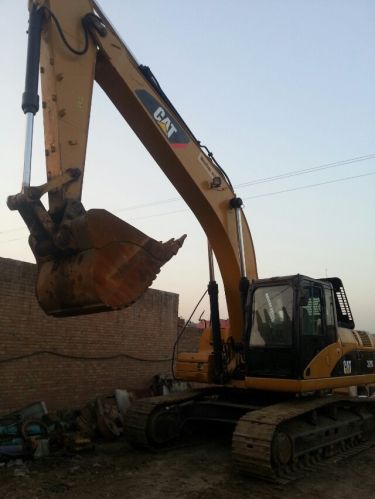 Used Caterpillar Excavator