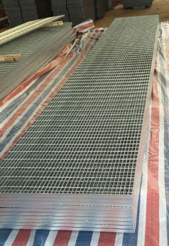 6000 Long 1000mm Wide Black Steel Grating