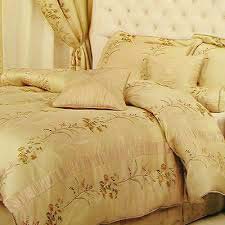 Silk Etc Bed Throws and Covers, Feature : Highly Durable