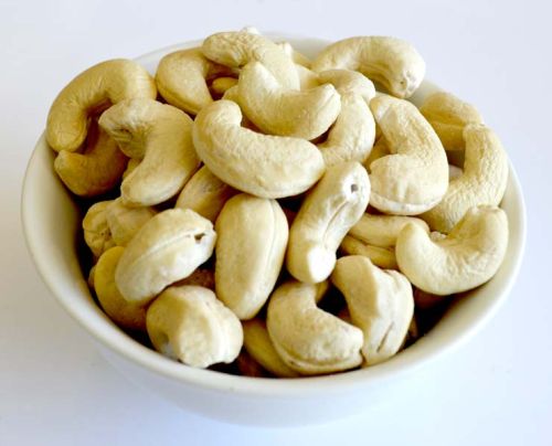 Cashew nuts, Packaging Type : natural
