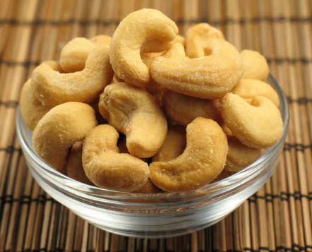 Cashew nuts, Taste : Light Sweet