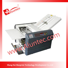 Paper folding machine