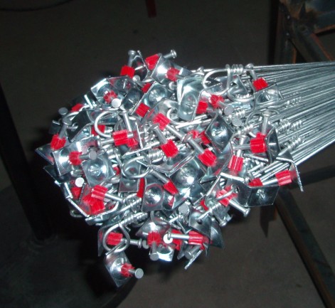 Iron Hanger Wire With 1-1/4 Inch Clip, Brand Name : ankai