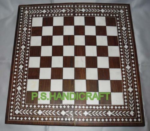 Wooden chess board
