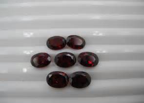 Polished Garnet Semi Precious Stones, For Jewellery Use, Size : 10-20mm, 20-30mm, 30-40mm