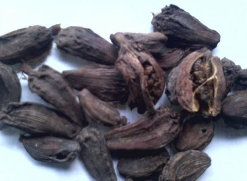 Black cardamom Form : Pods