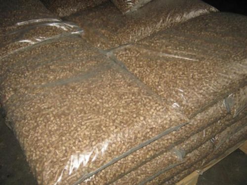 Wood Pellets, Aish Content : Less than 3%